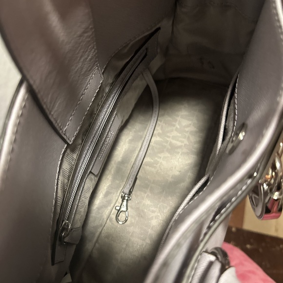 Lavender Michael Kors tote - Picture 2 of 3